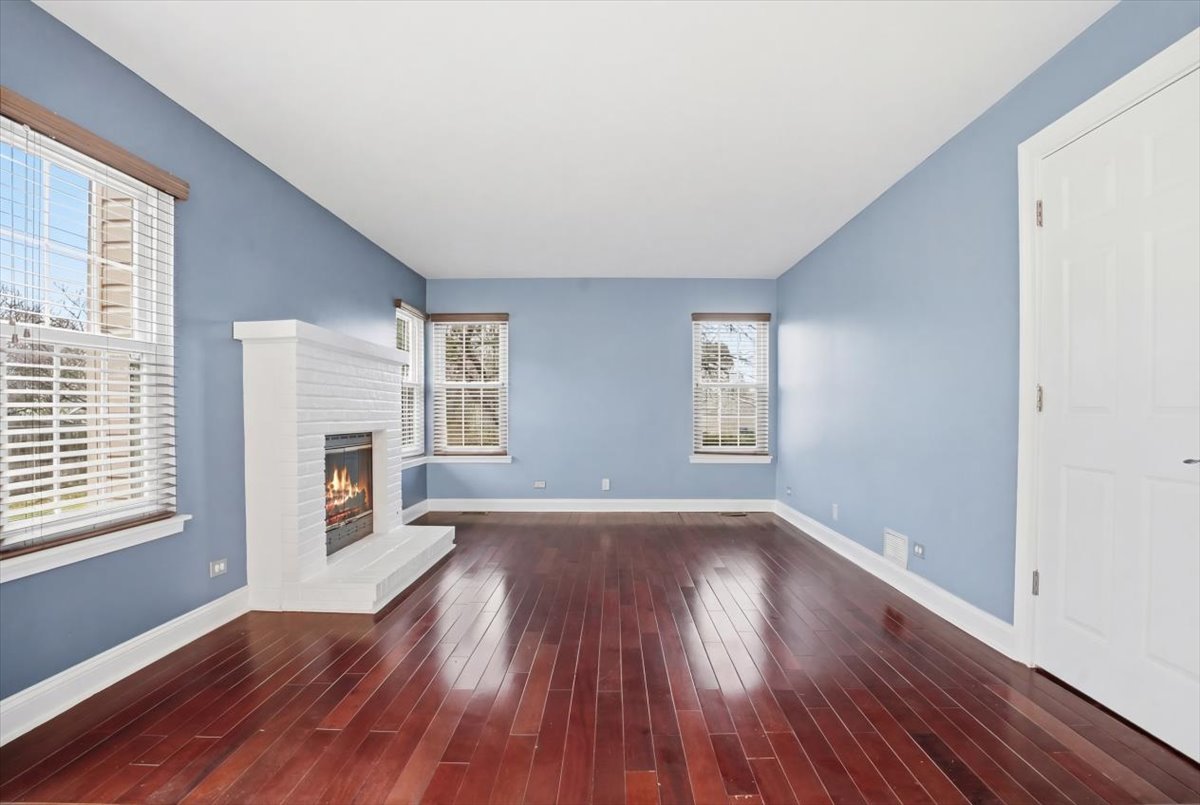 2289 N Aster Court, Round Lake Beach, IL 60073