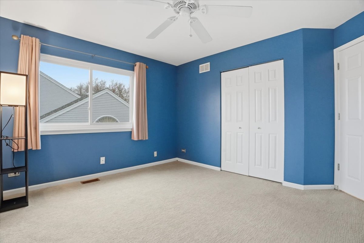 2289 N Aster Court, Round Lake Beach, IL 60073