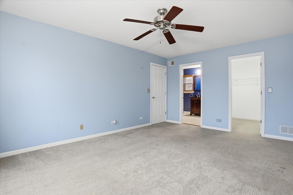 2289 N Aster Court, Round Lake Beach, IL 60073