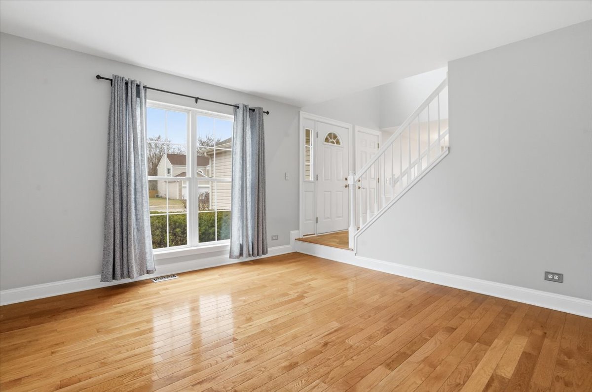 2289 N Aster Court, Round Lake Beach, IL 60073