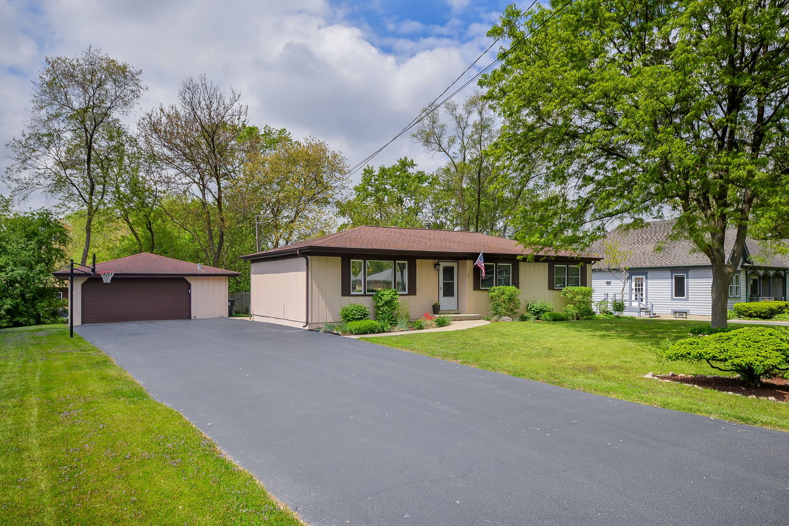 7604 Eleanor Place, Willowbrook, IL 60527