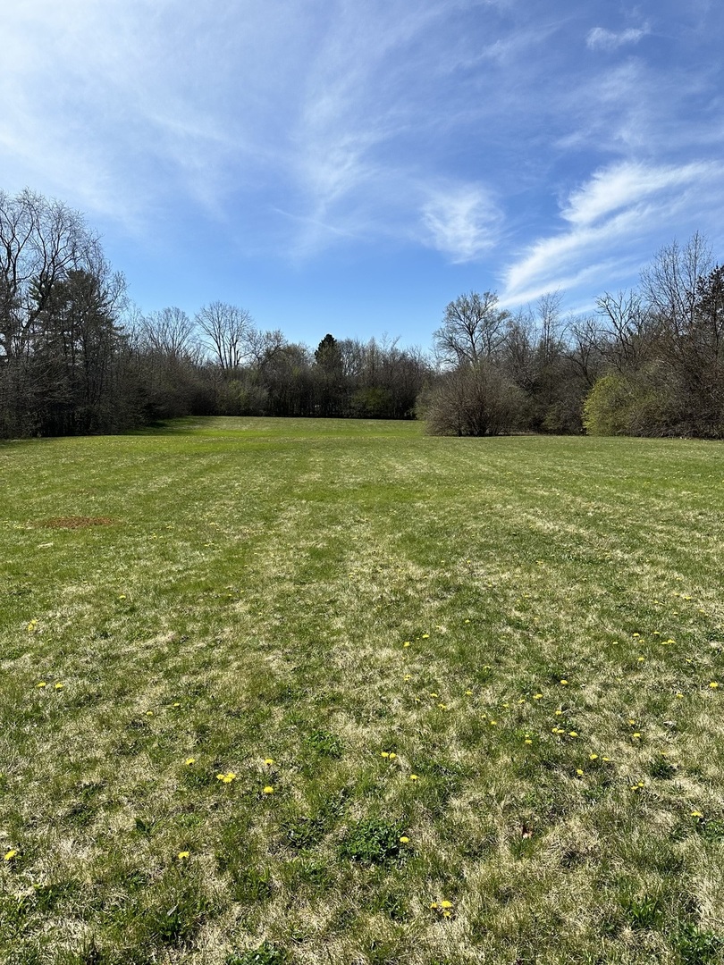 110 E Farnham Lane, Wheaton, IL 60189