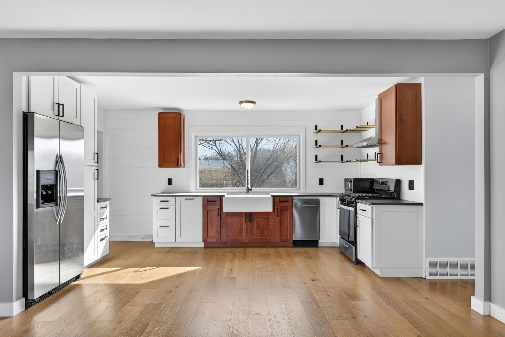 22347 S RIVER Road, Shorewood, IL 60404