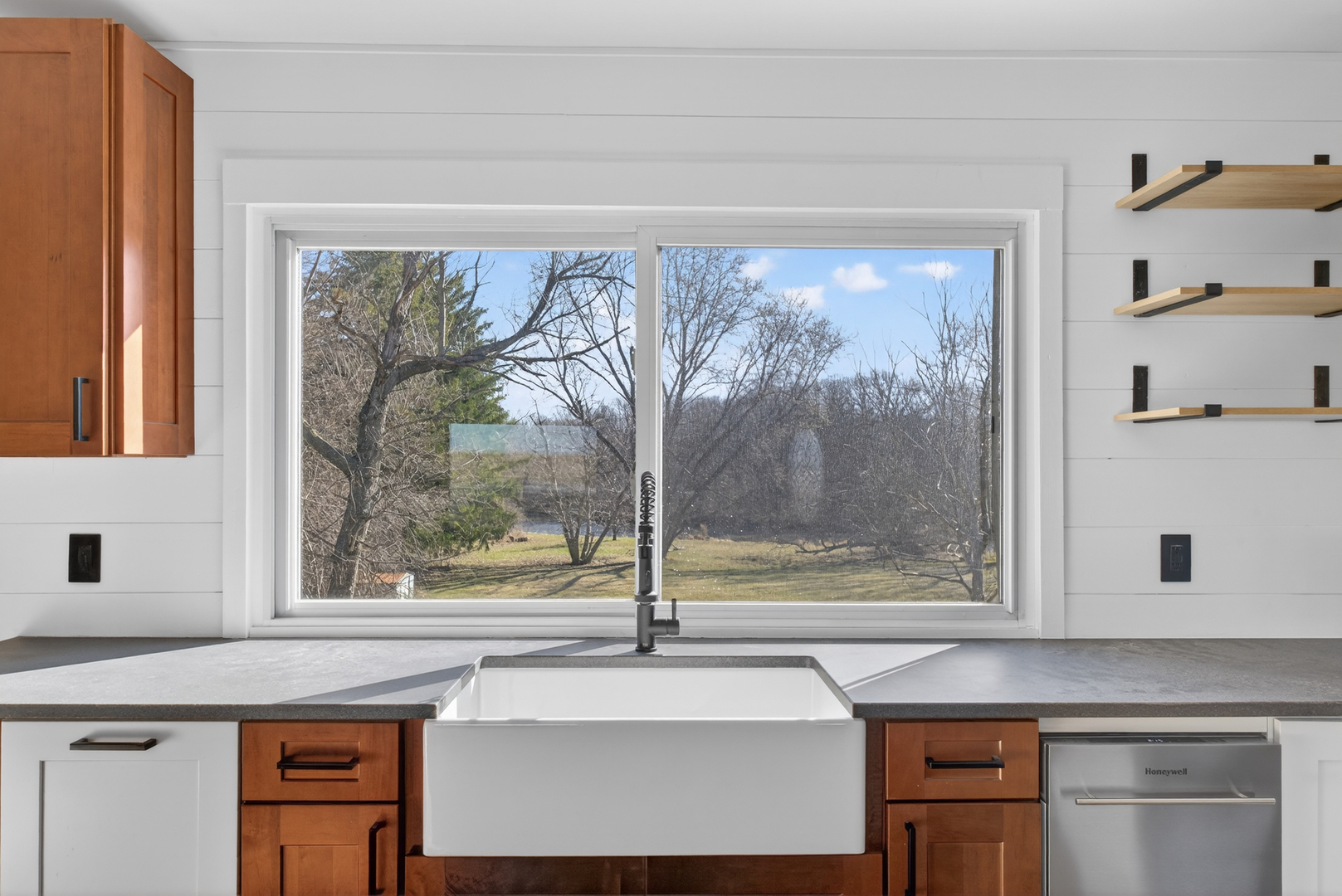 22347 S RIVER Road, Shorewood, IL 60404