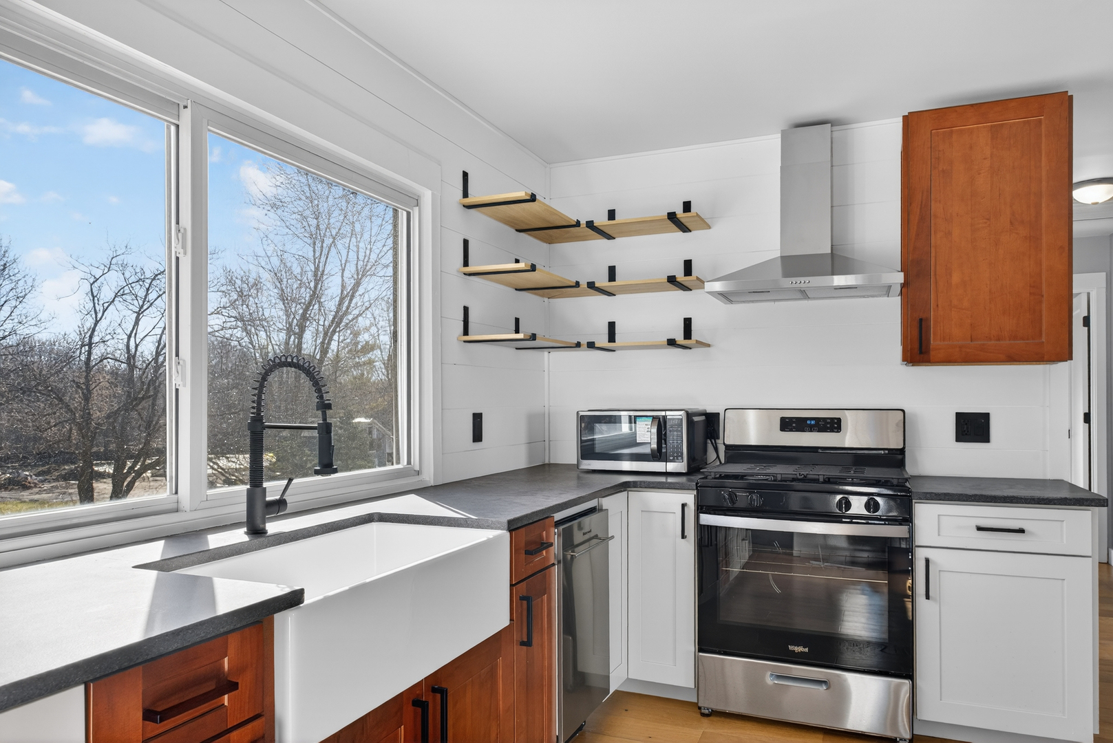 22347 S RIVER Road, Shorewood, IL 60404