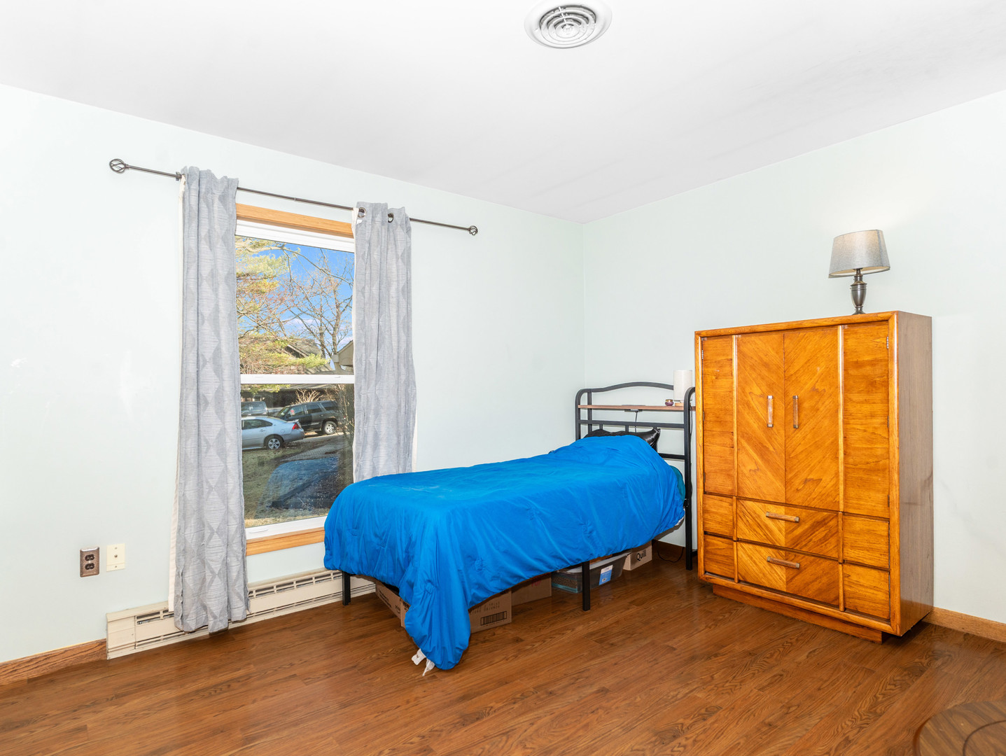 109 E Oak Knoll Drive, Hinckley, IL 60520