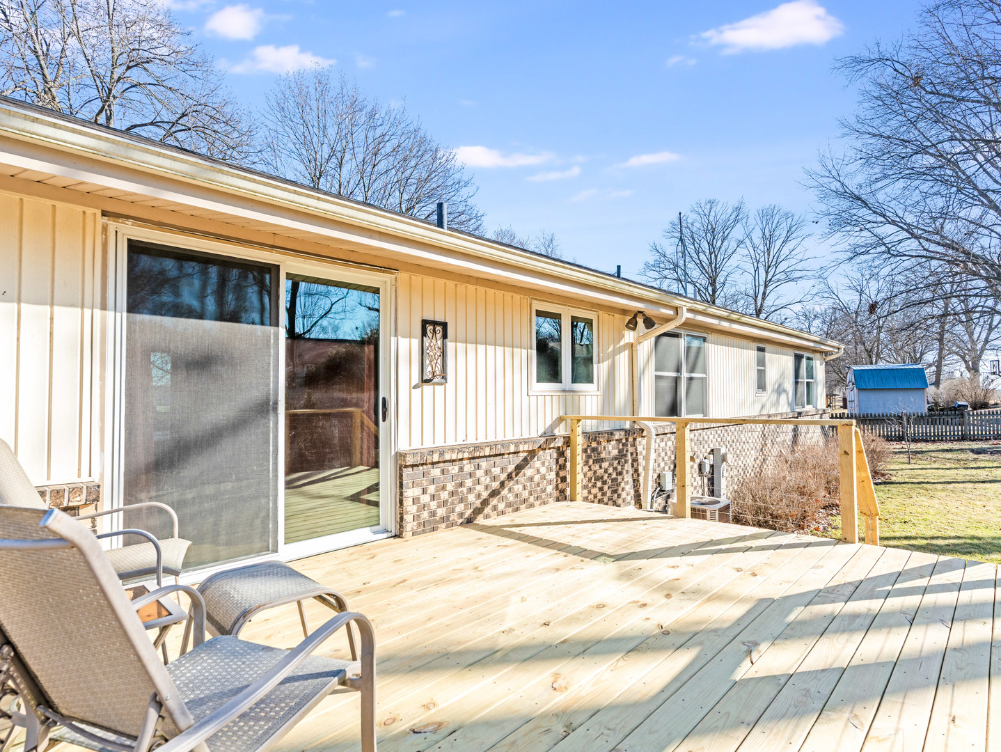 109 E Oak Knoll Drive, Hinckley, IL 60520