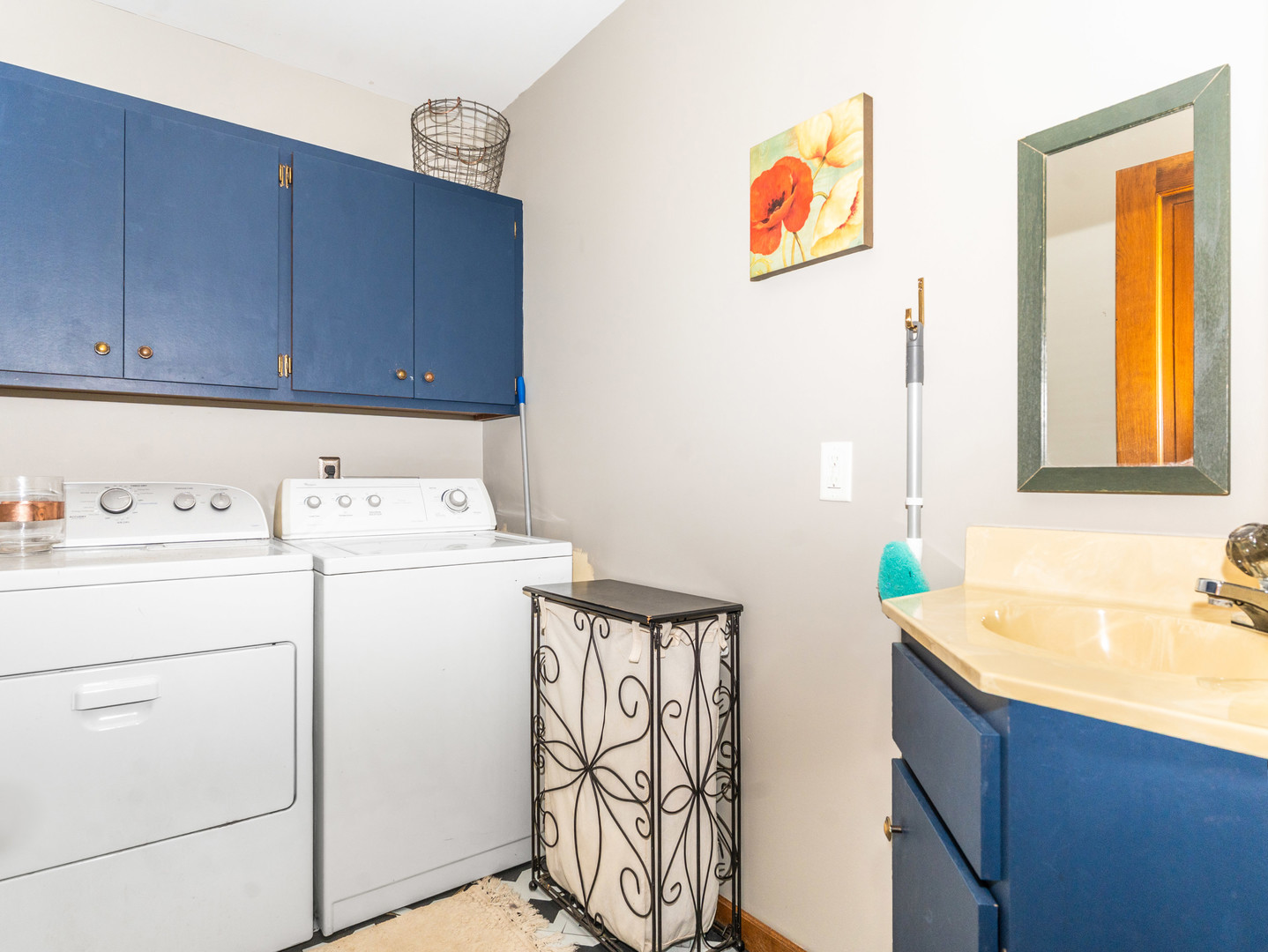 109 E Oak Knoll Drive, Hinckley, IL 60520