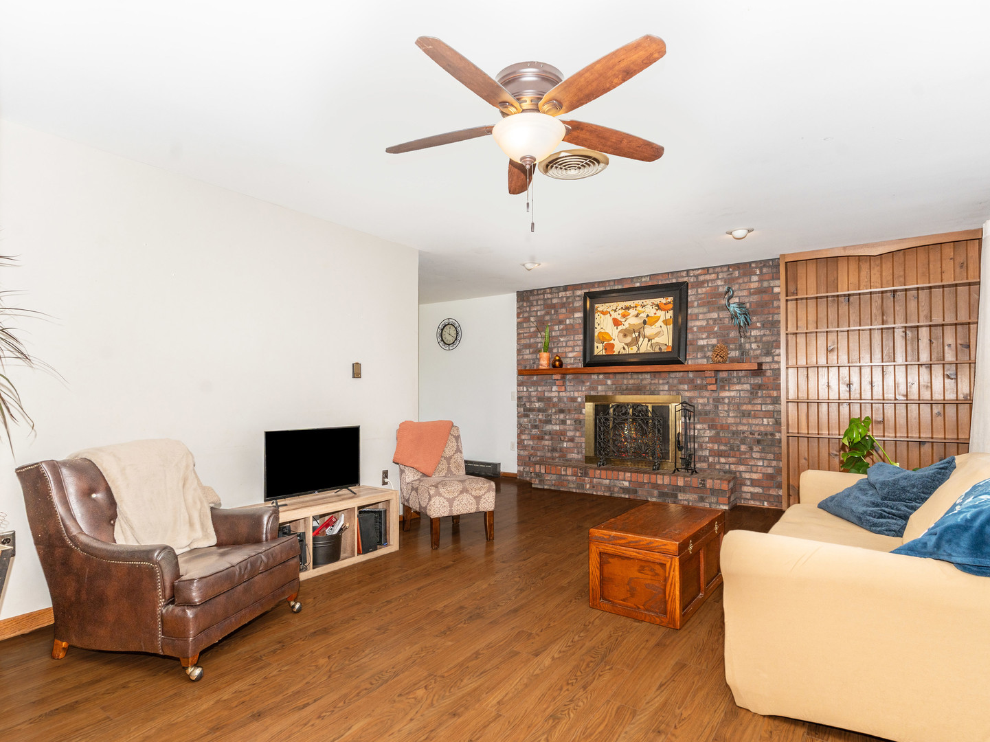 109 E Oak Knoll Drive, Hinckley, IL 60520