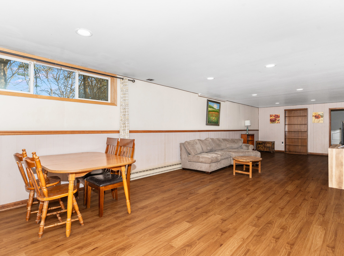 109 E Oak Knoll Drive, Hinckley, IL 60520