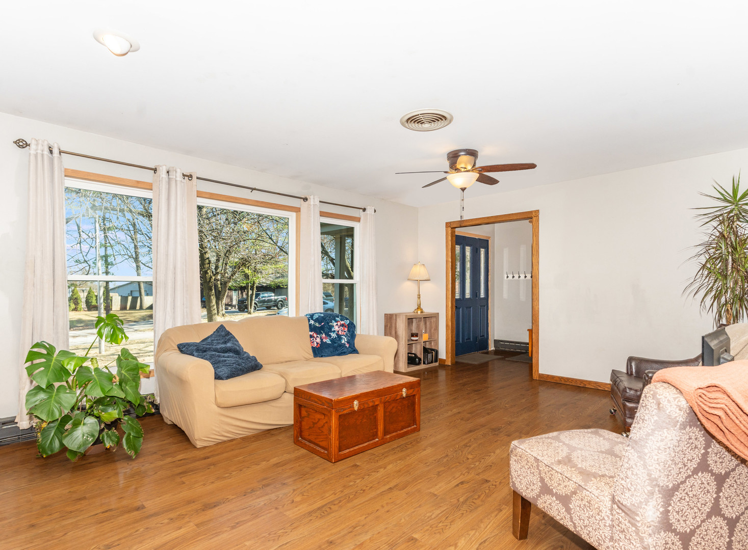 109 E Oak Knoll Drive, Hinckley, IL 60520