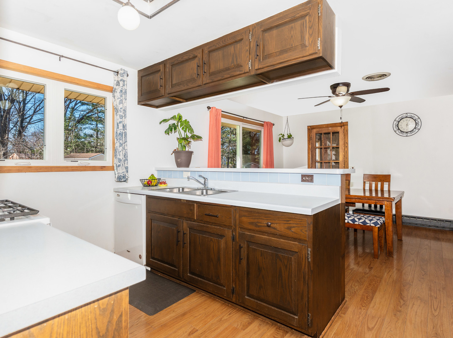 109 E Oak Knoll Drive, Hinckley, IL 60520