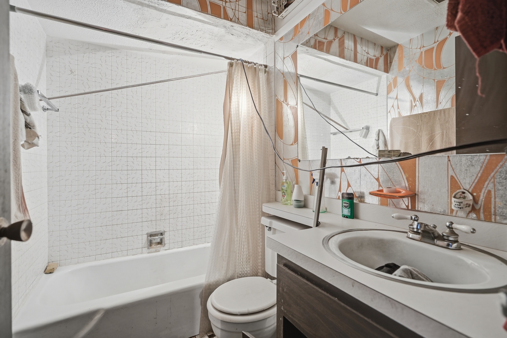 6728 W 64TH Place #2W, Chicago, IL 60638