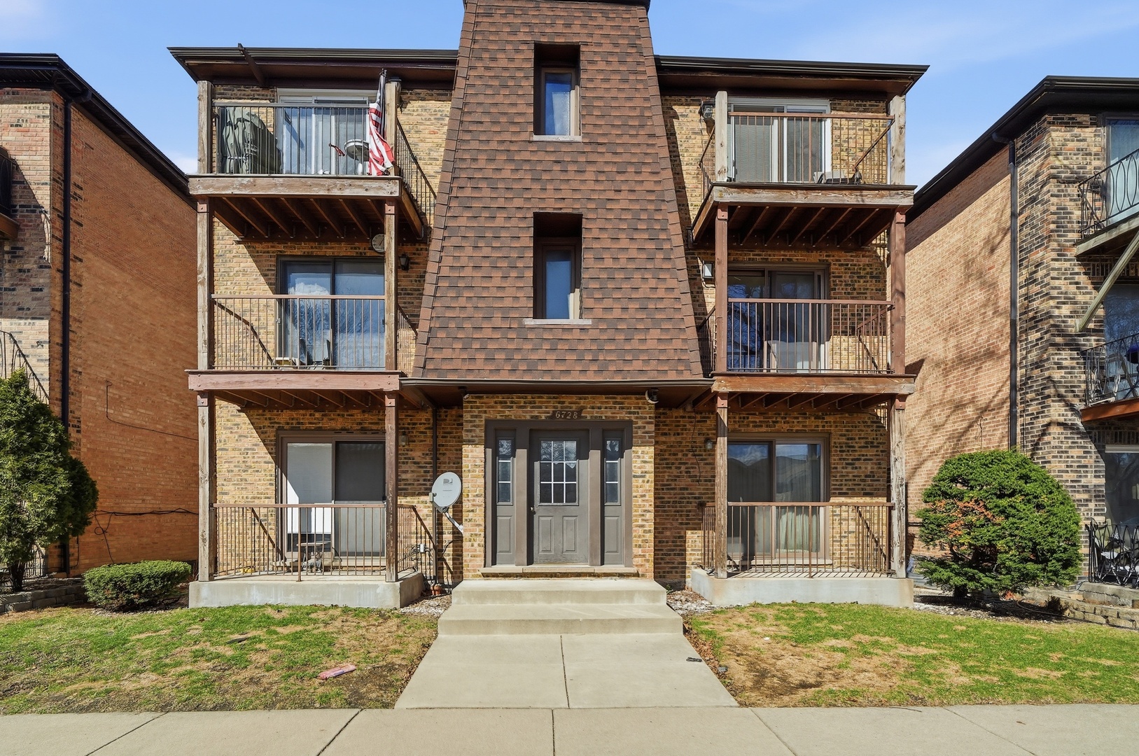 6728 W 64TH Place #2W, Chicago, IL 60638