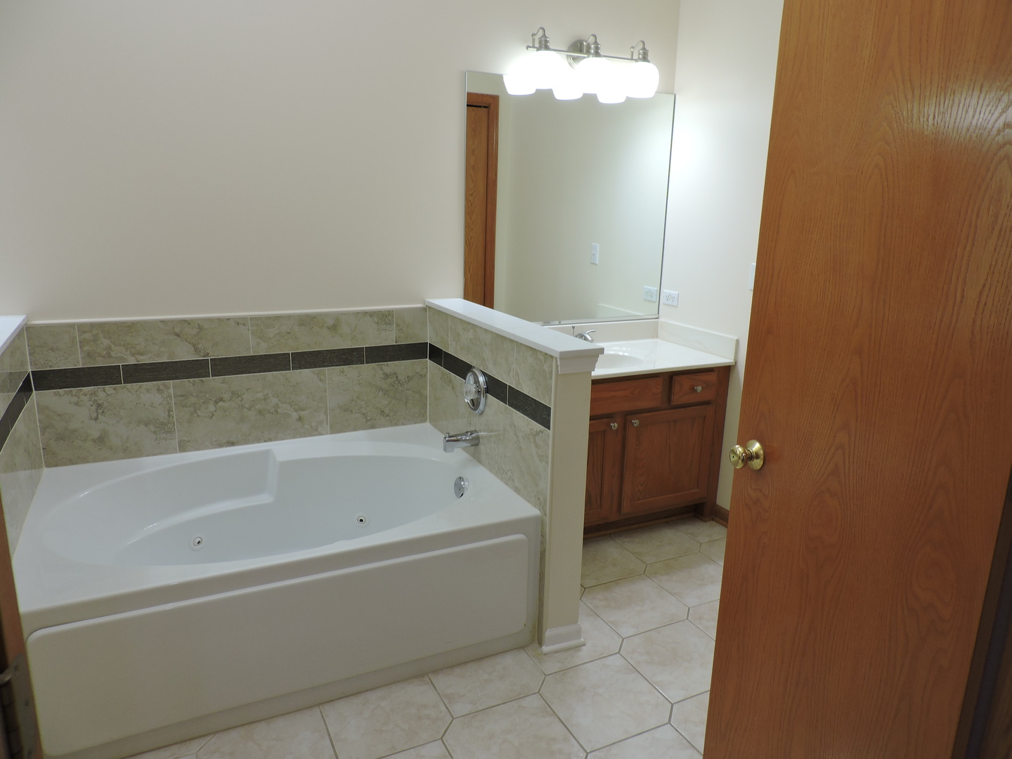 1028 Beninford Lane, Westmont, IL 60559