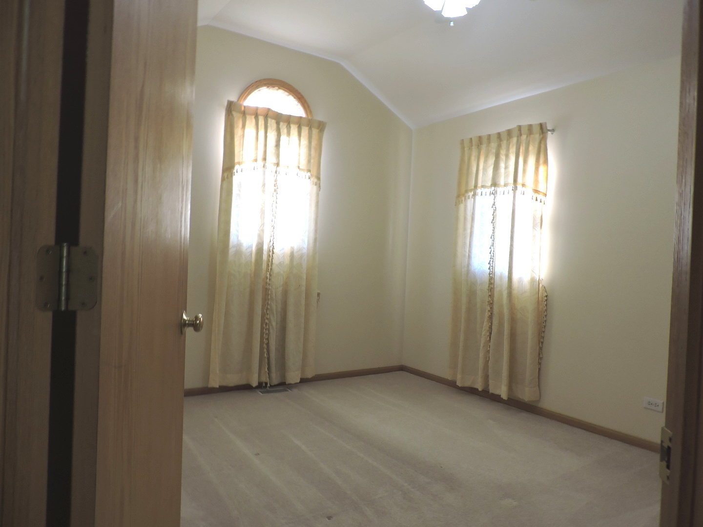 1028 Beninford Lane, Westmont, IL 60559