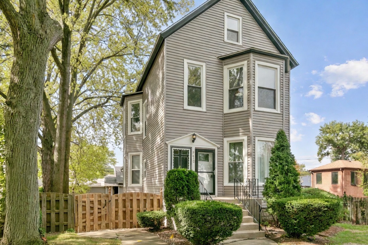 9412 S Homan Avenue, Evergreen Park, IL 60805