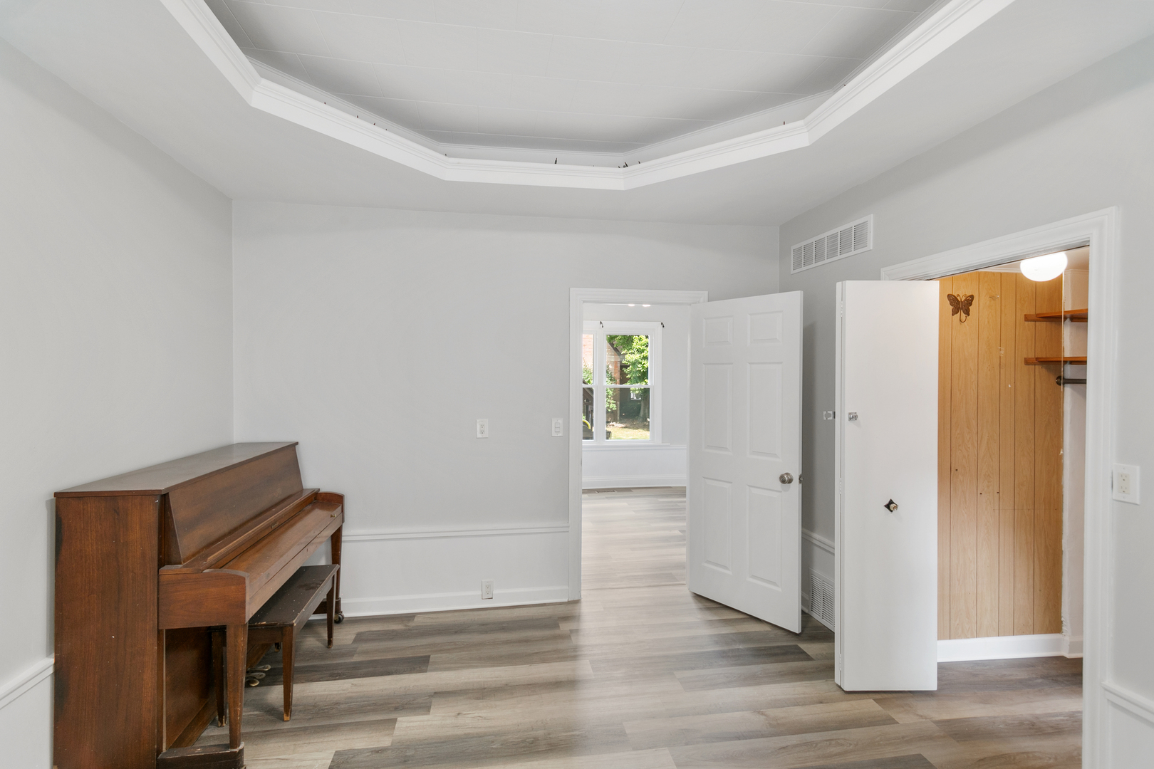 9412 S Homan Avenue, Evergreen Park, IL 60805