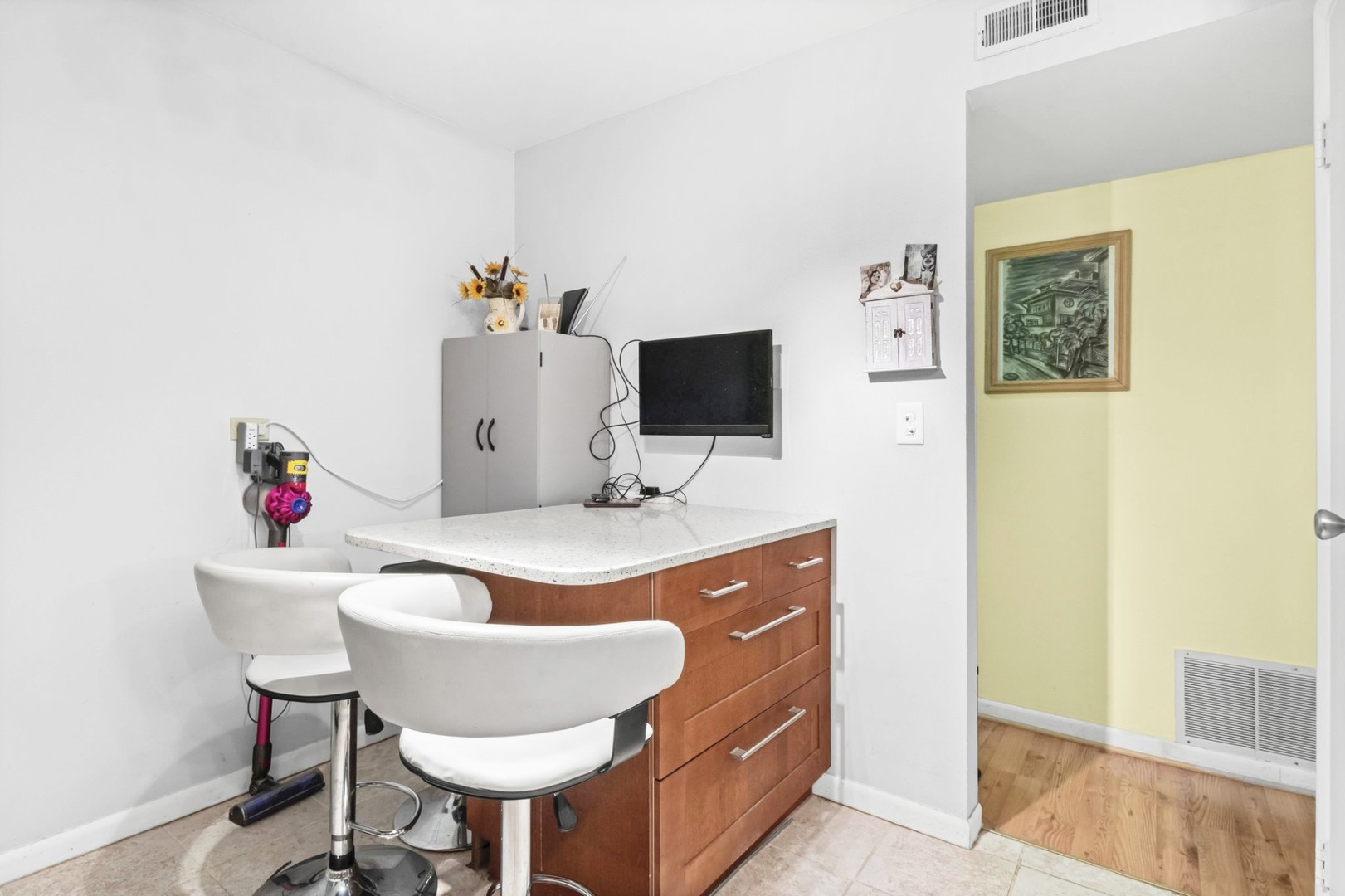 4704 Euclid Avenue #1B, Rolling Meadows, IL 60008