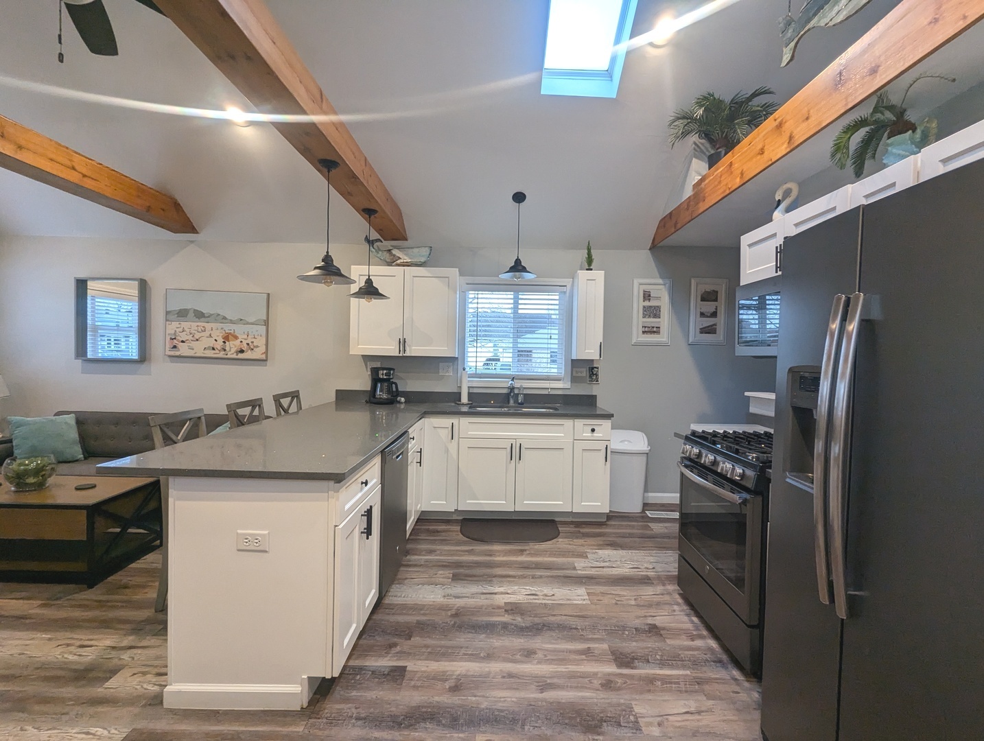 1708 N Center Street, Crest Hill, IL 60403