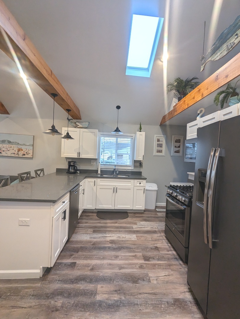 1708 N Center Street, Crest Hill, IL 60403