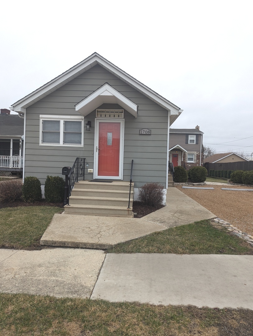 1708 N Center Street, Crest Hill, IL 60403