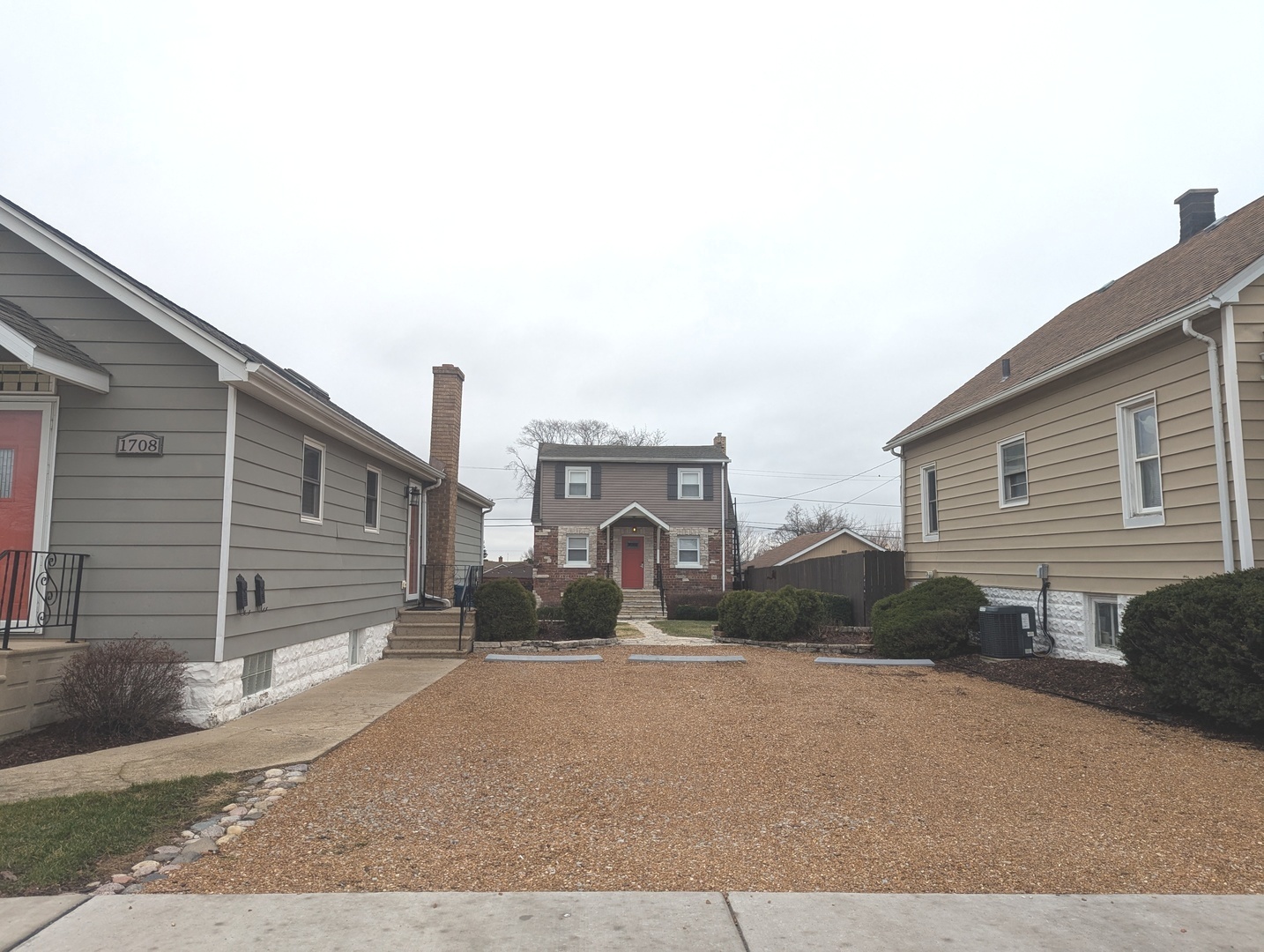 1708 N Center Street, Crest Hill, IL 60403