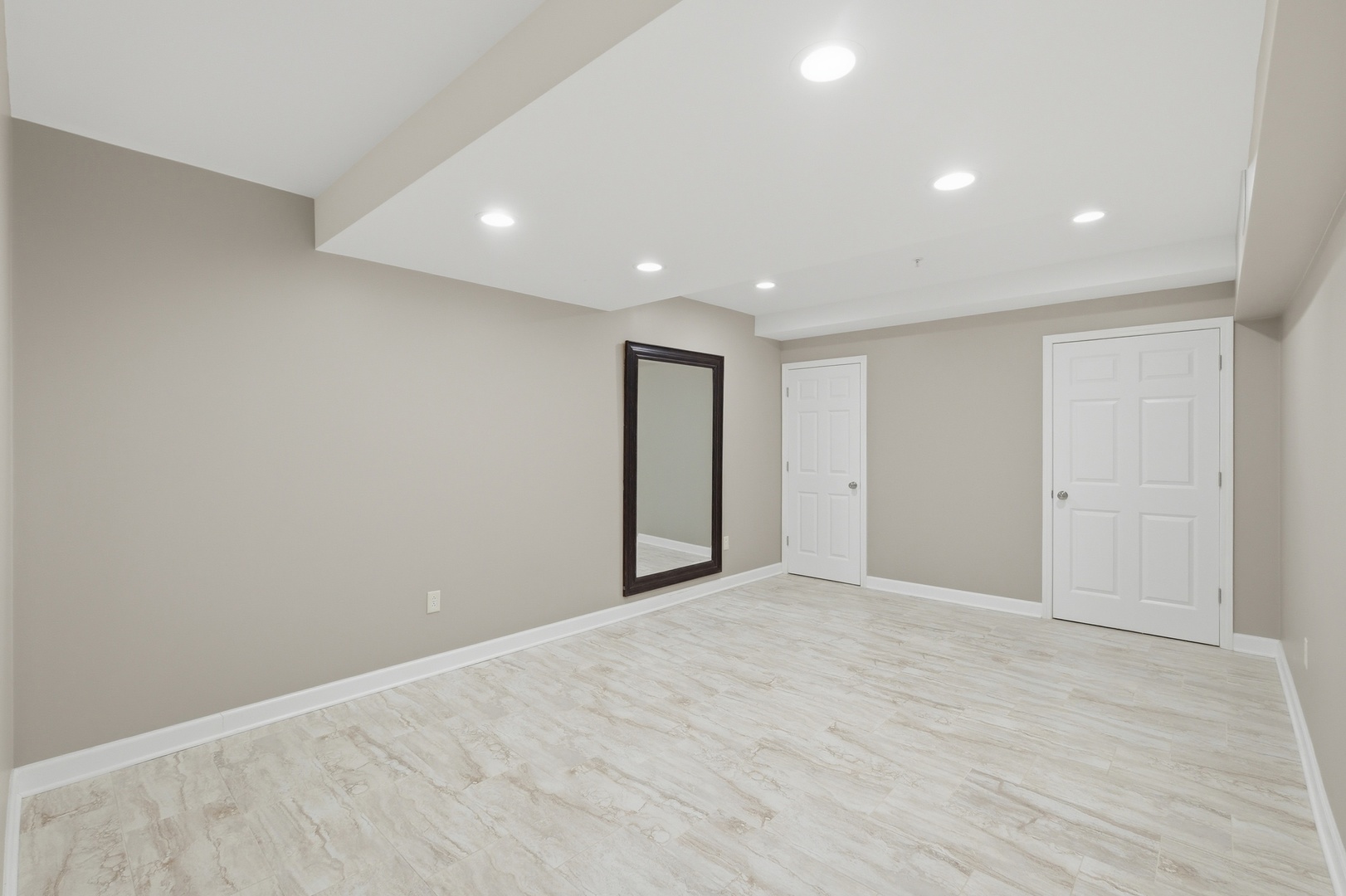 829 Linden Circle, Hoffman Estates, IL 60169