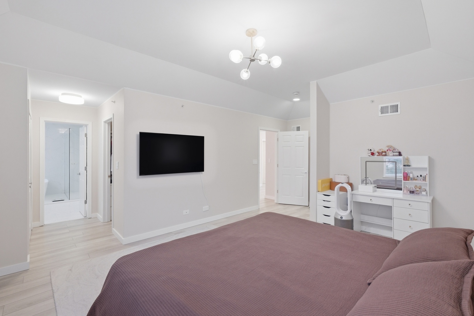 829 Linden Circle, Hoffman Estates, IL 60169