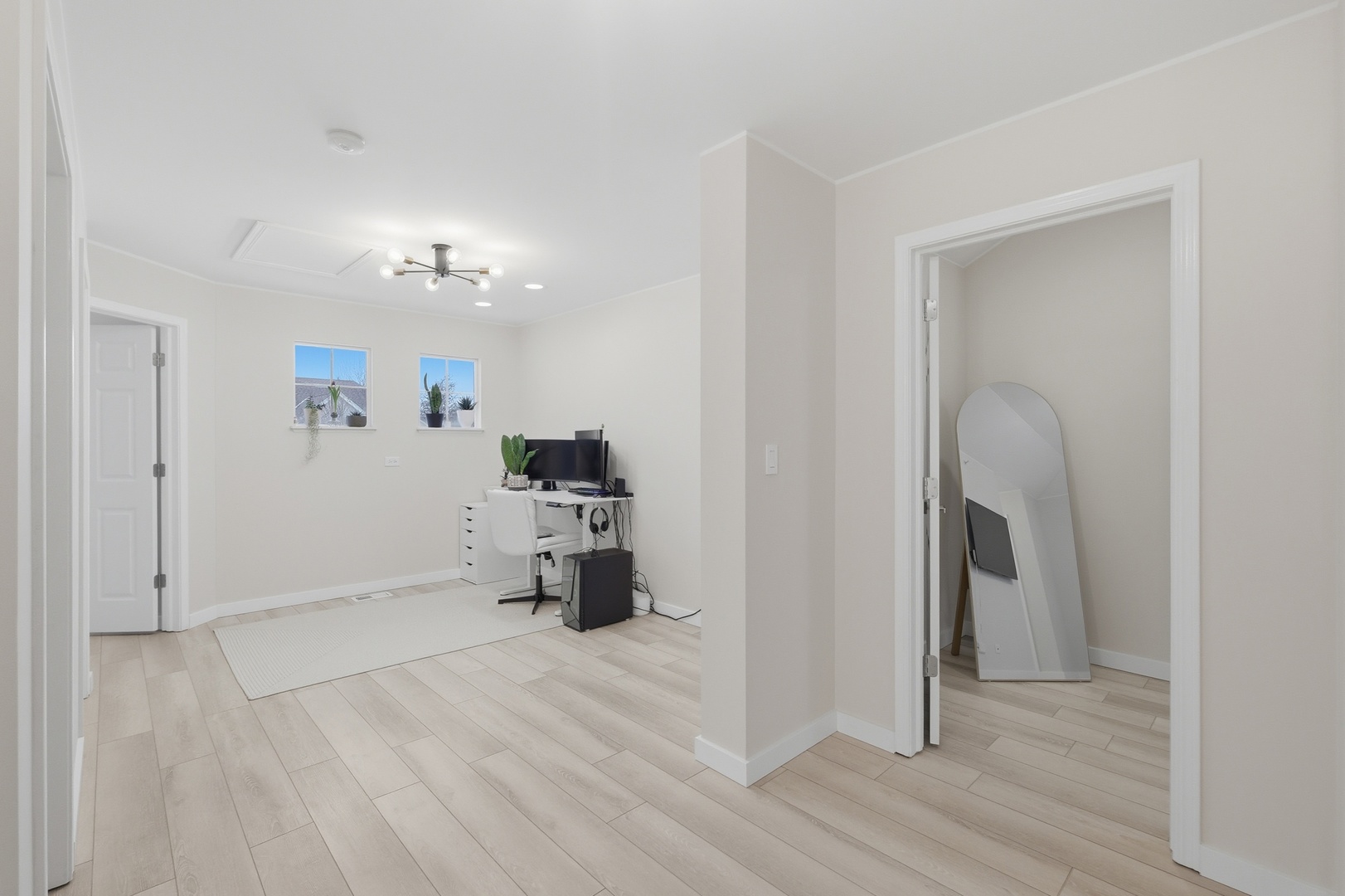 829 Linden Circle, Hoffman Estates, IL 60169