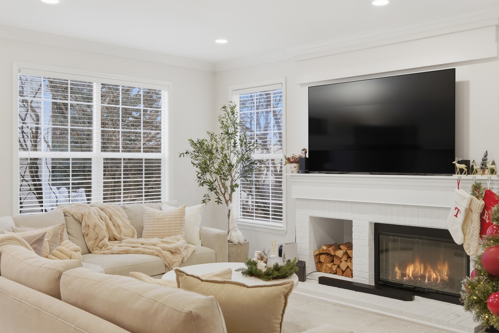 829 Linden Circle, Hoffman Estates, IL 60169