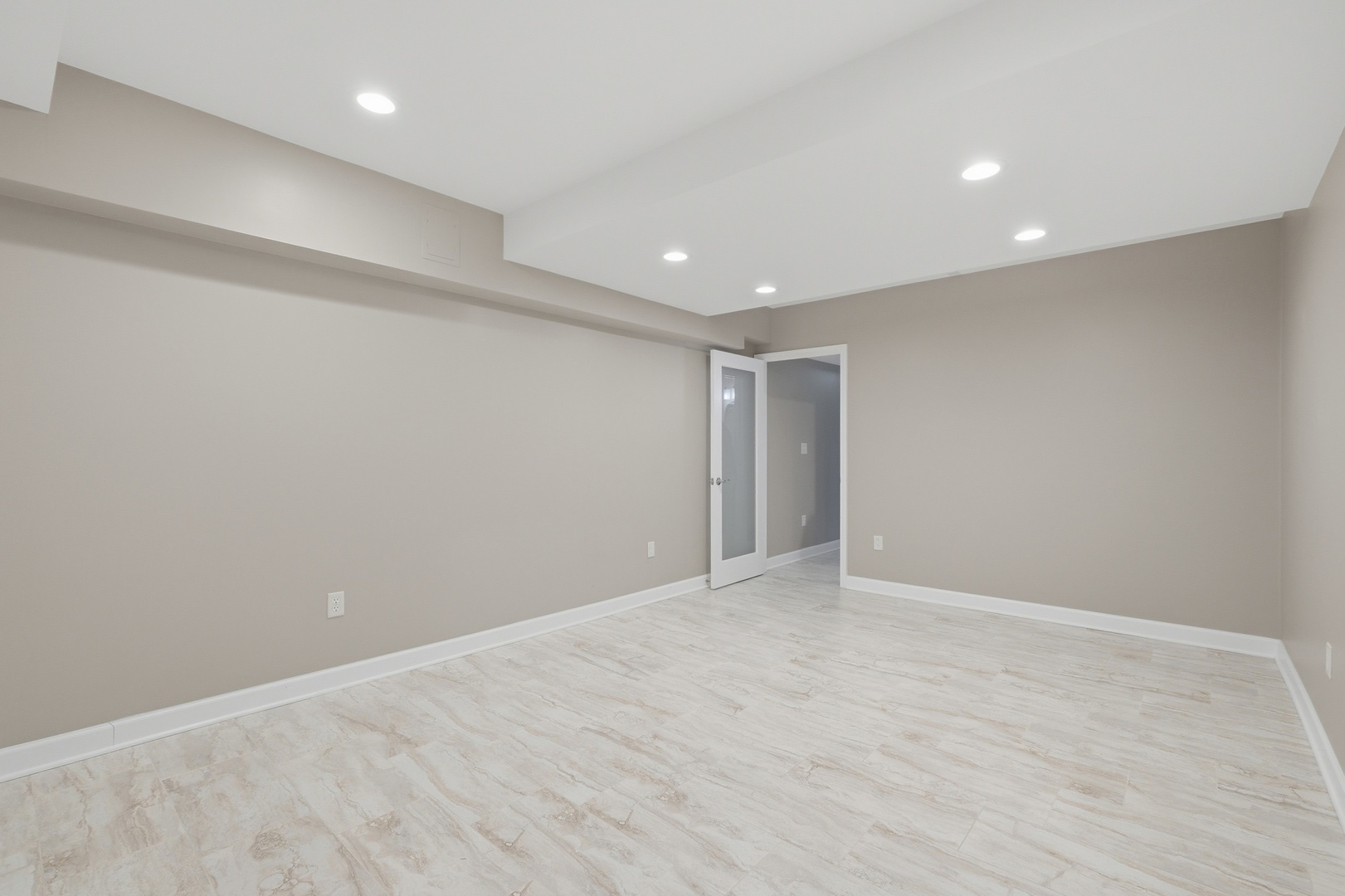 829 Linden Circle, Hoffman Estates, IL 60169