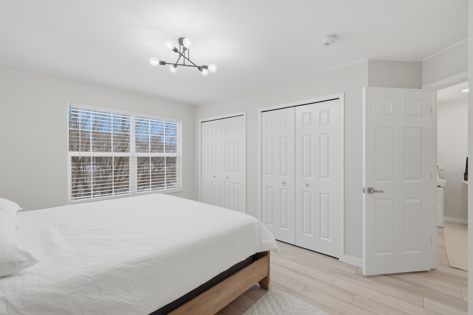 829 Linden Circle, Hoffman Estates, IL 60169