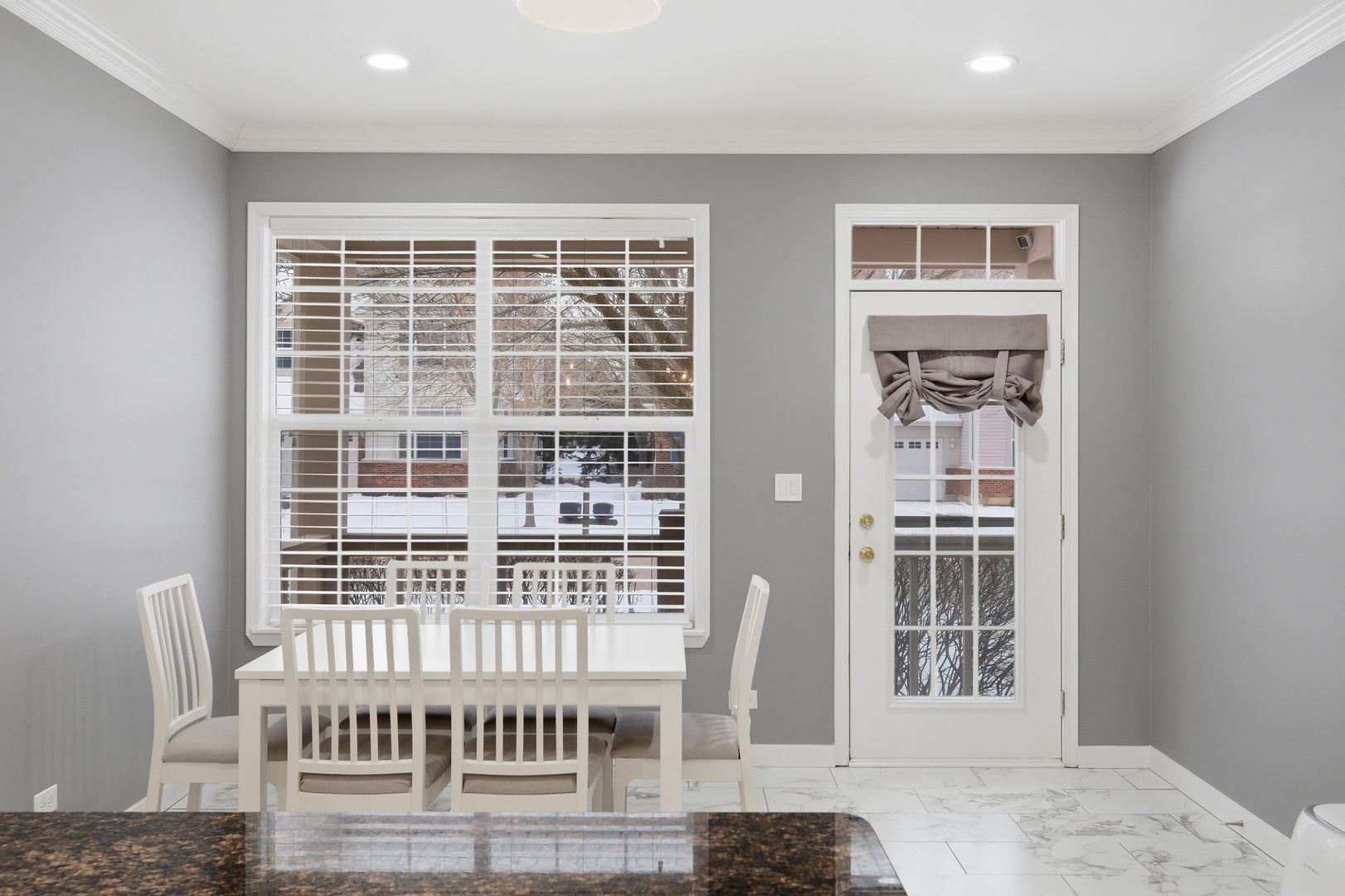 829 Linden Circle, Hoffman Estates, IL 60169