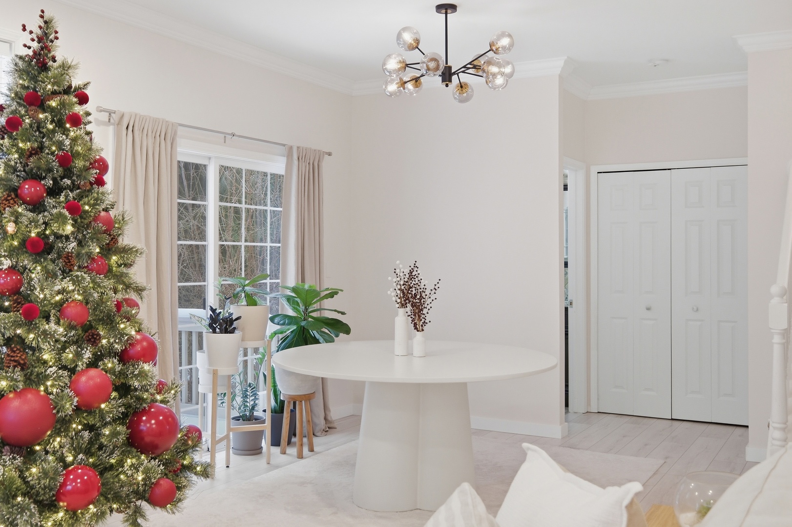 829 Linden Circle, Hoffman Estates, IL 60169