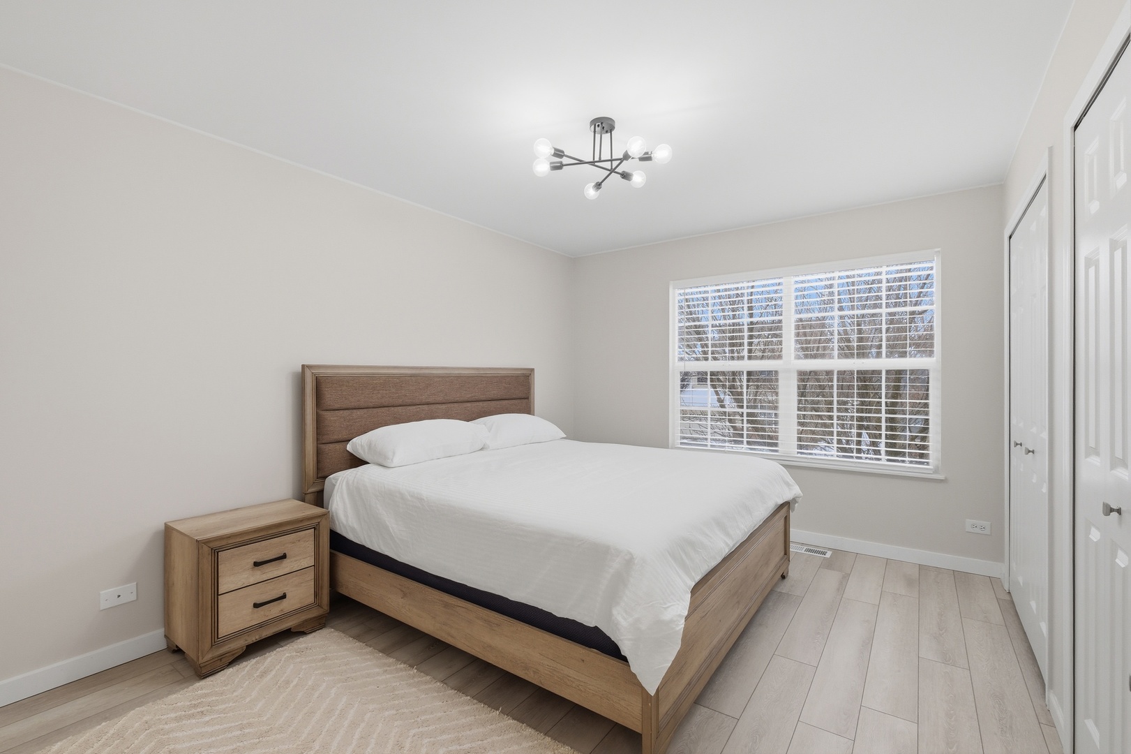 829 Linden Circle, Hoffman Estates, IL 60169