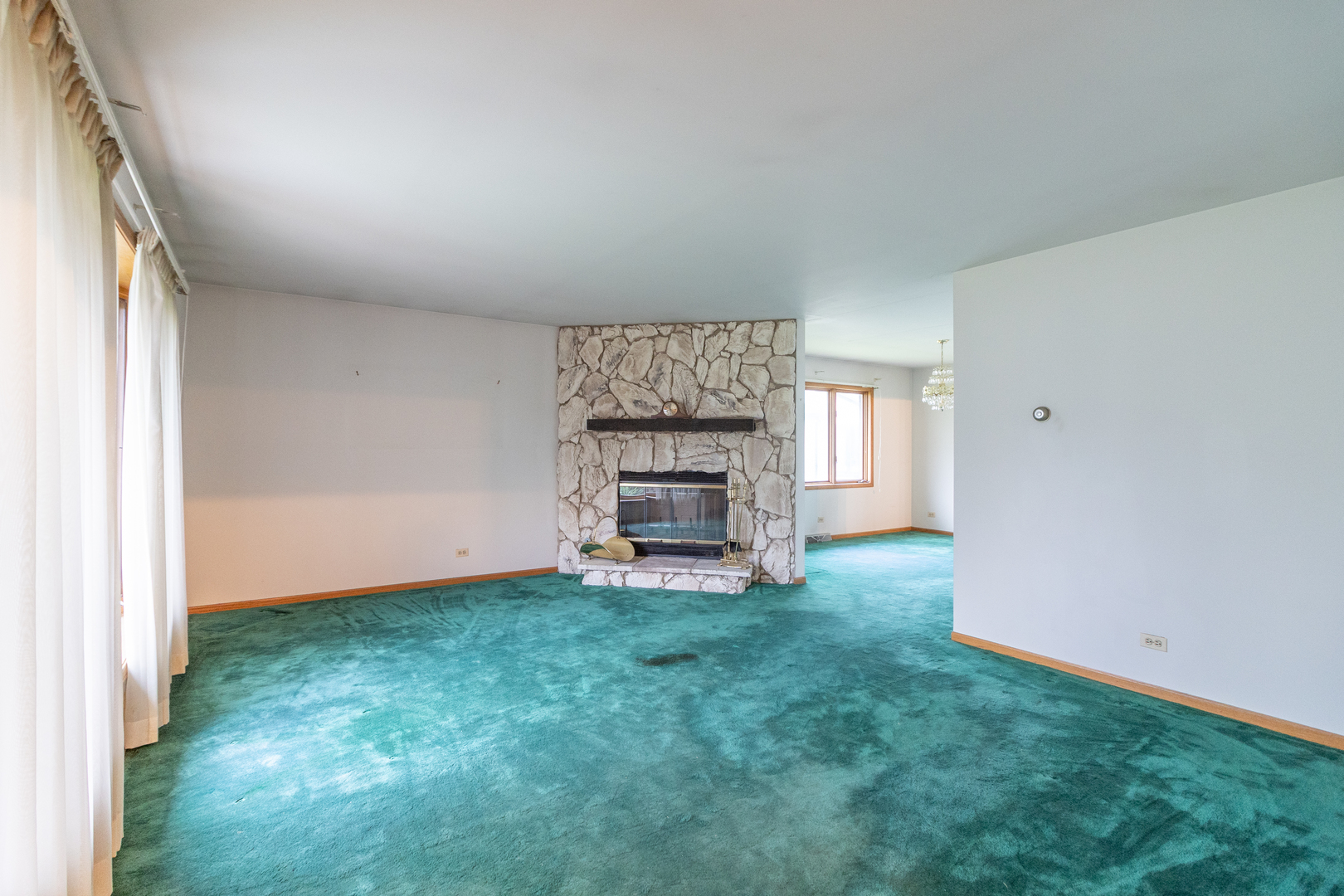 9901 W 57th Street, Countryside, IL 60525