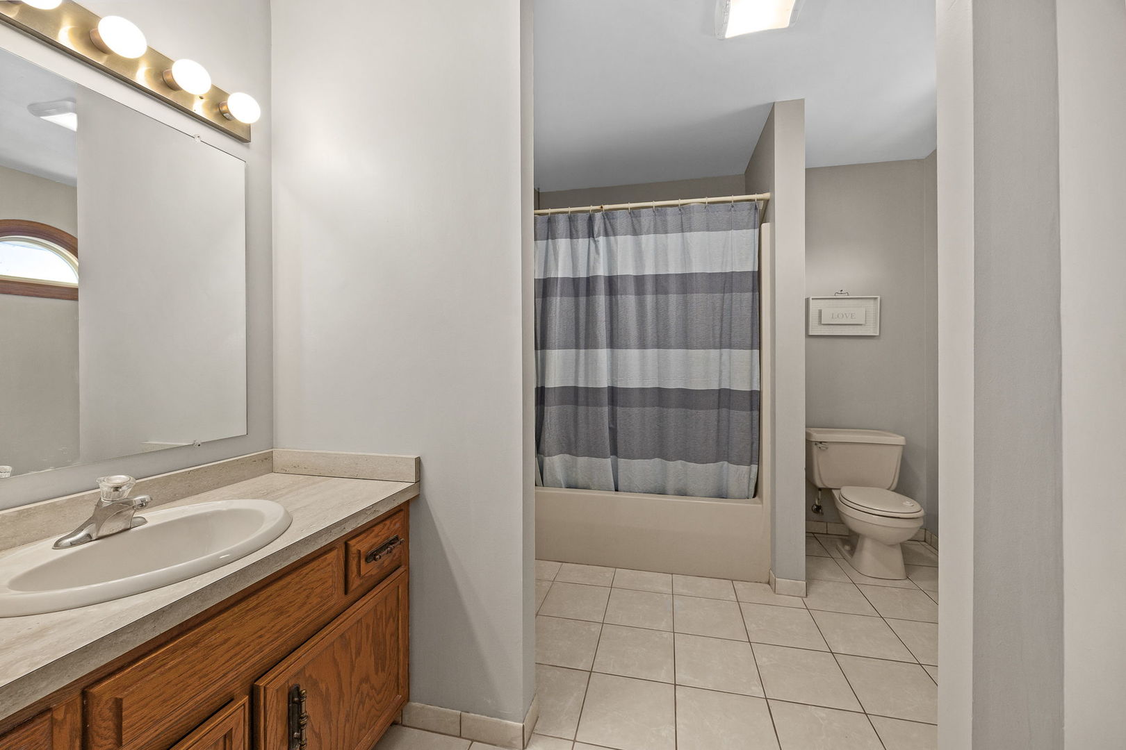 1928 Sybil Drive, Crest Hill, IL 60403