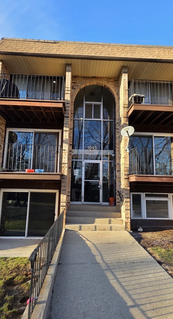 1045 Higgins Quarters Drive #4-101, Hoffman Estates, IL 60169