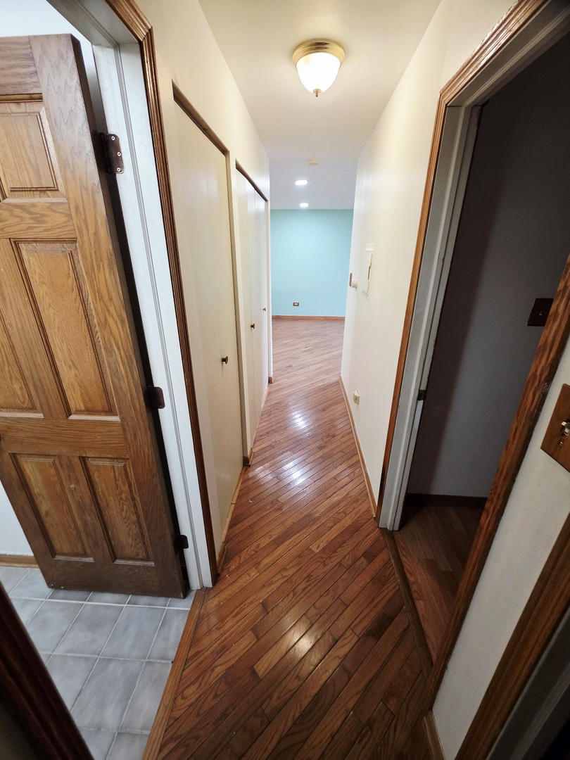 1045 Higgins Quarters Drive #4-101, Hoffman Estates, IL 60169