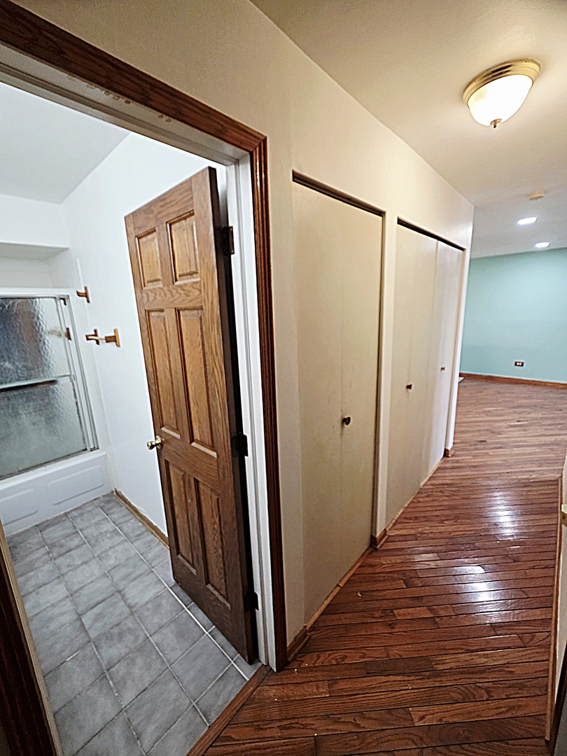 1045 Higgins Quarters Drive #4-101, Hoffman Estates, IL 60169