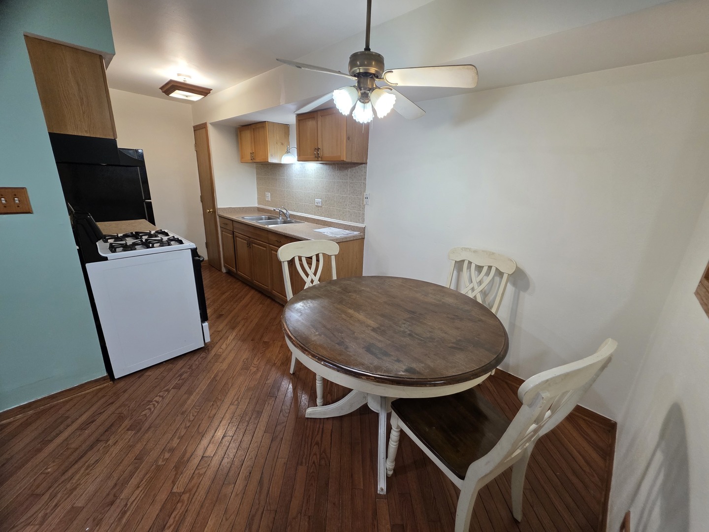 1045 Higgins Quarters Drive #4-101, Hoffman Estates, IL 60169