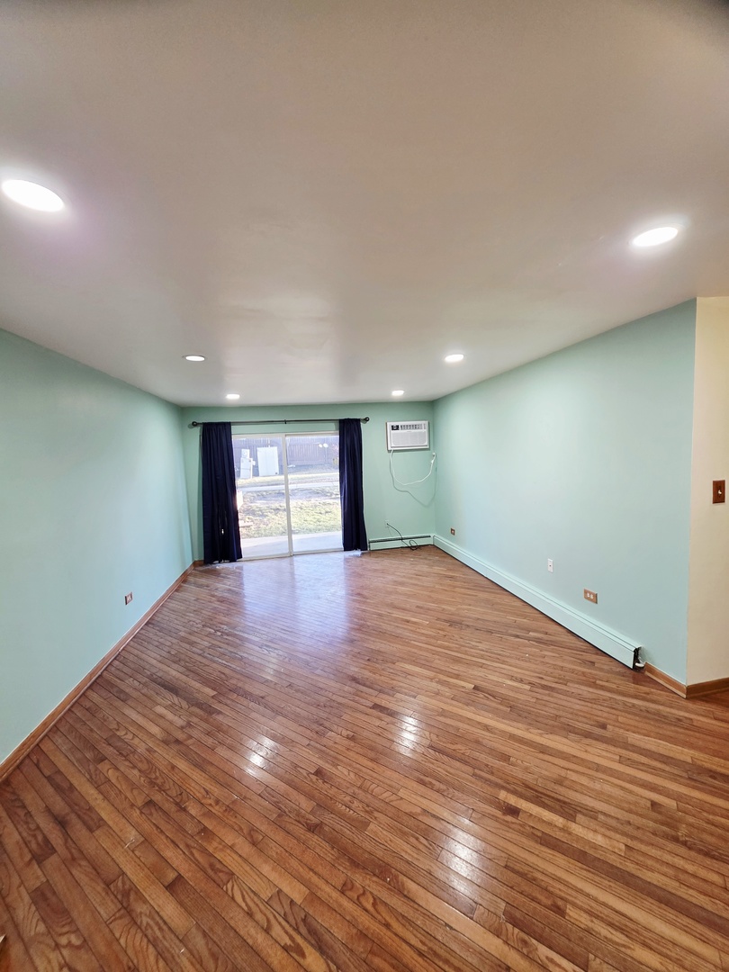 1045 Higgins Quarters Drive #4-101, Hoffman Estates, IL 60169