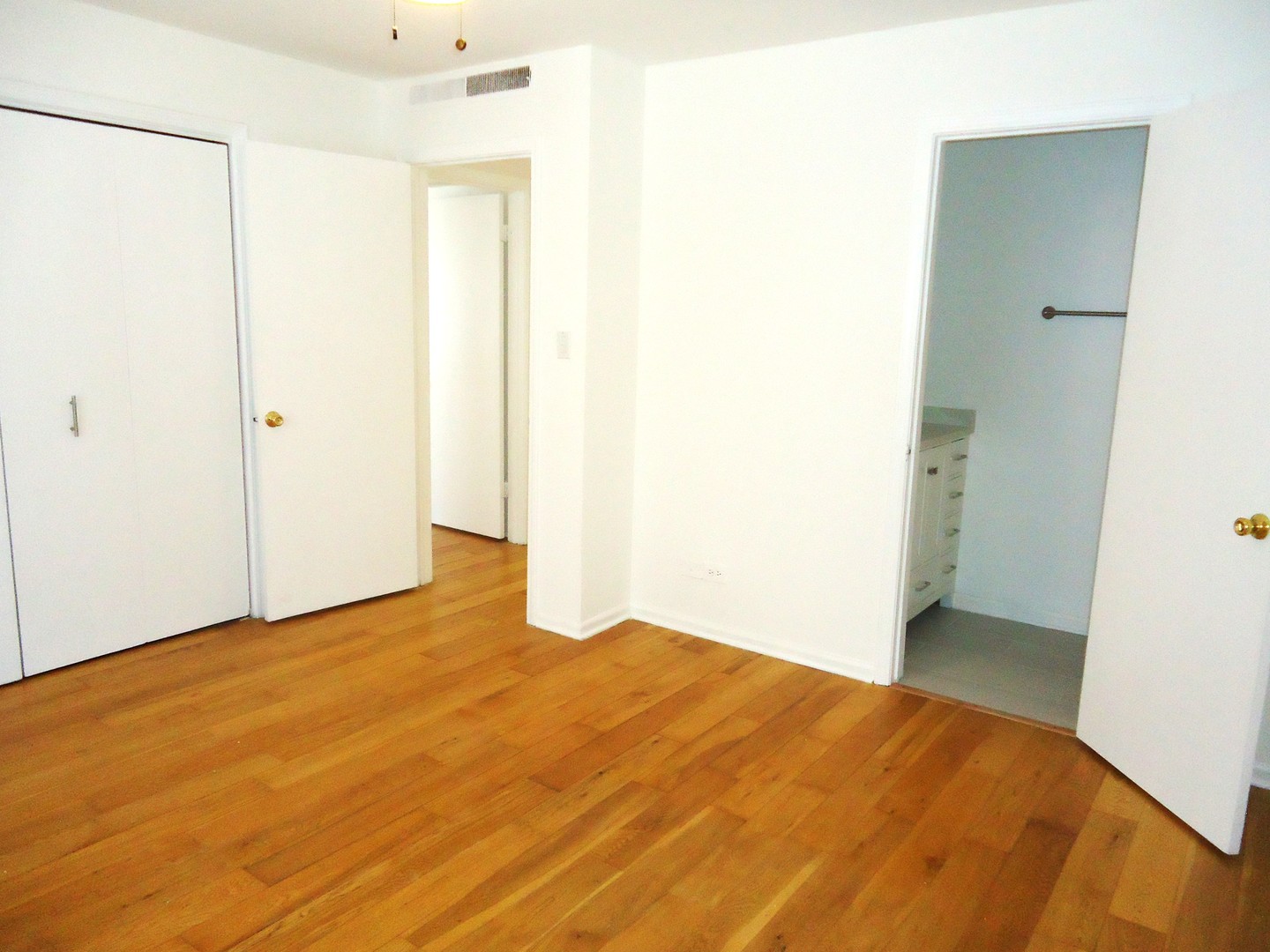 2818 Dundee Road #11A, Northbrook, IL 60062