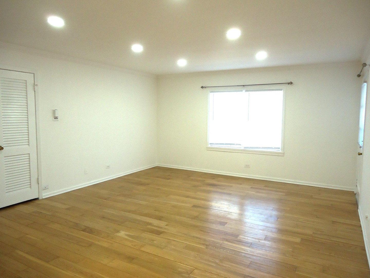 2818 Dundee Road #11A, Northbrook, IL 60062