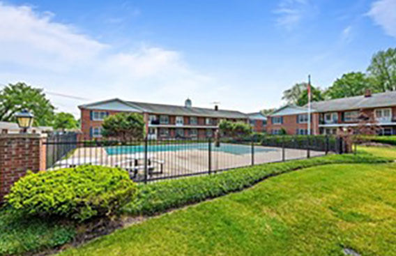 2818 Dundee Road #11A, Northbrook, IL 60062