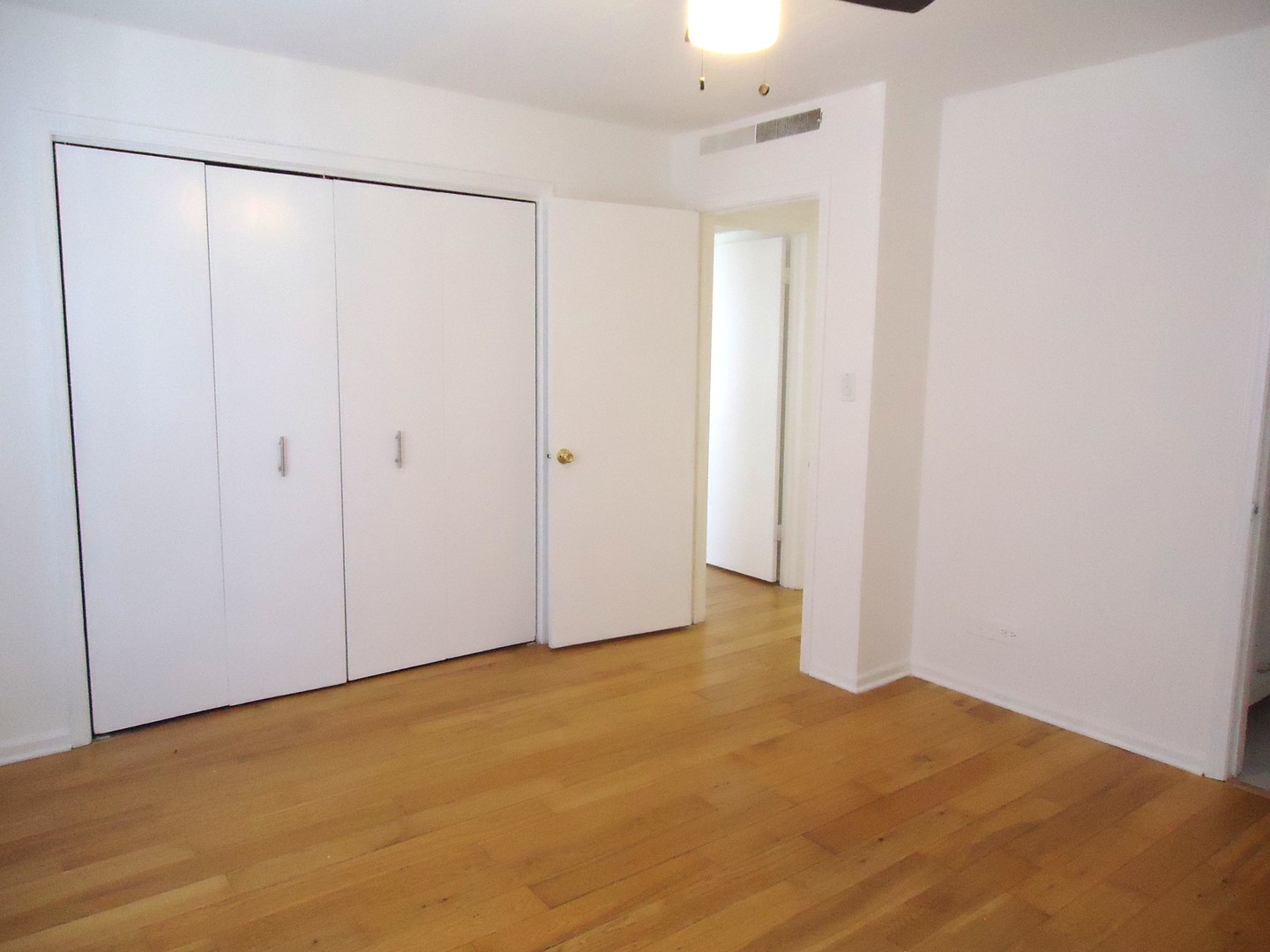 2818 Dundee Road #11A, Northbrook, IL 60062