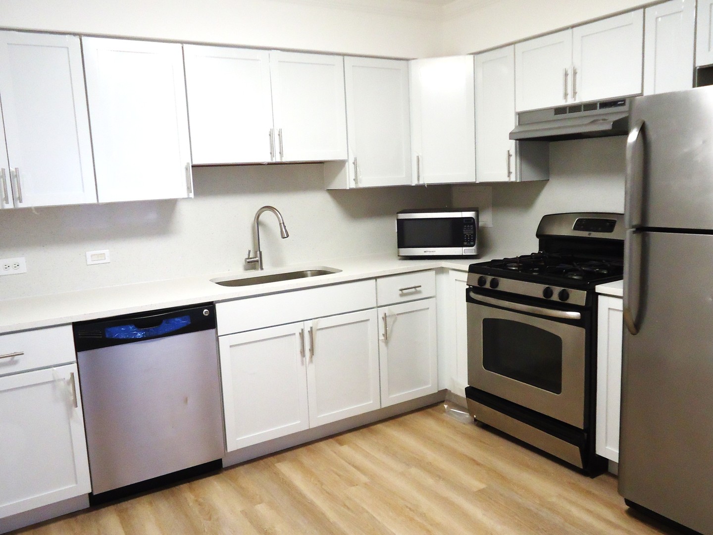 2818 Dundee Road #11A, Northbrook, IL 60062