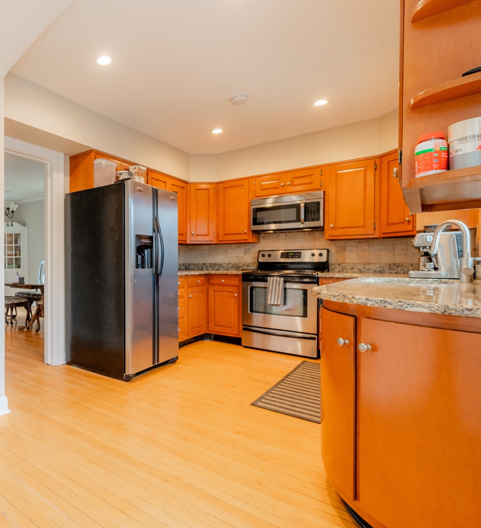 803 S Vine Avenue, Park Ridge, IL 60068