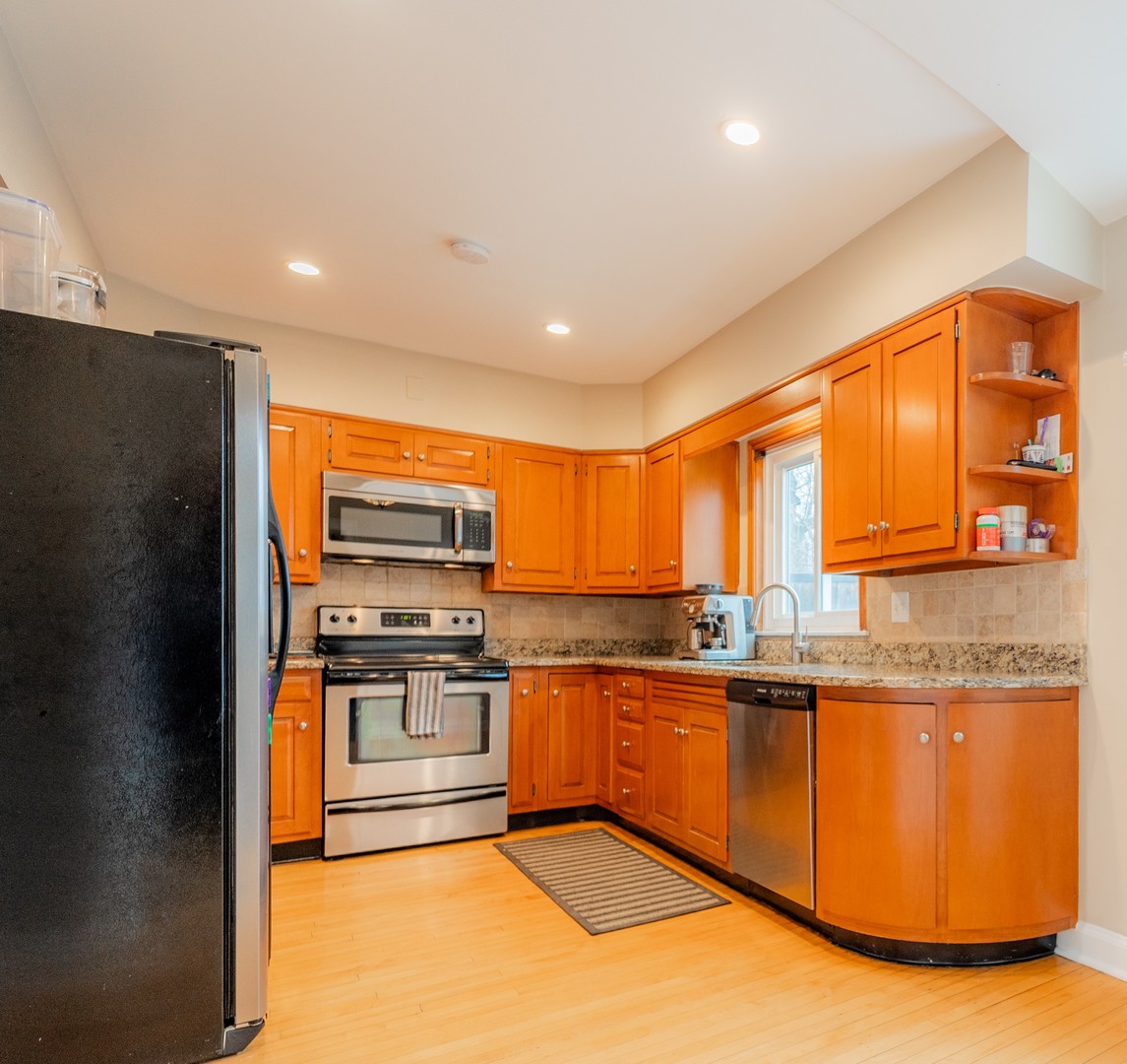 803 S Vine Avenue, Park Ridge, IL 60068